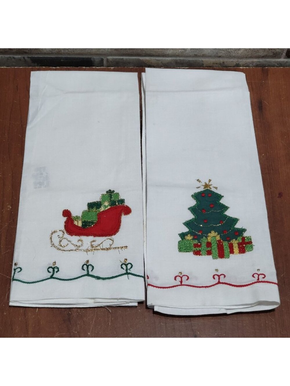 Vintage Lillian Vernon Christmas Holiday Appliqued Tea Towels